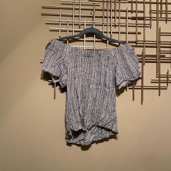 Forever 21 Off Shoulder Blouse - Picture 2 of 5